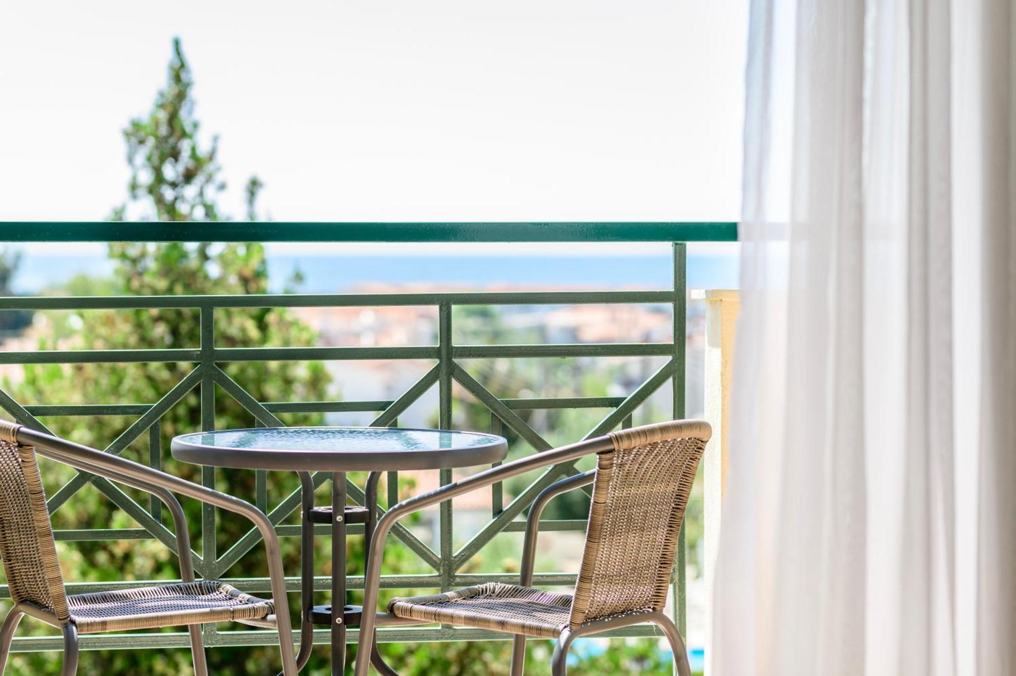 Julia Hotel Fúrka Kültér fotó