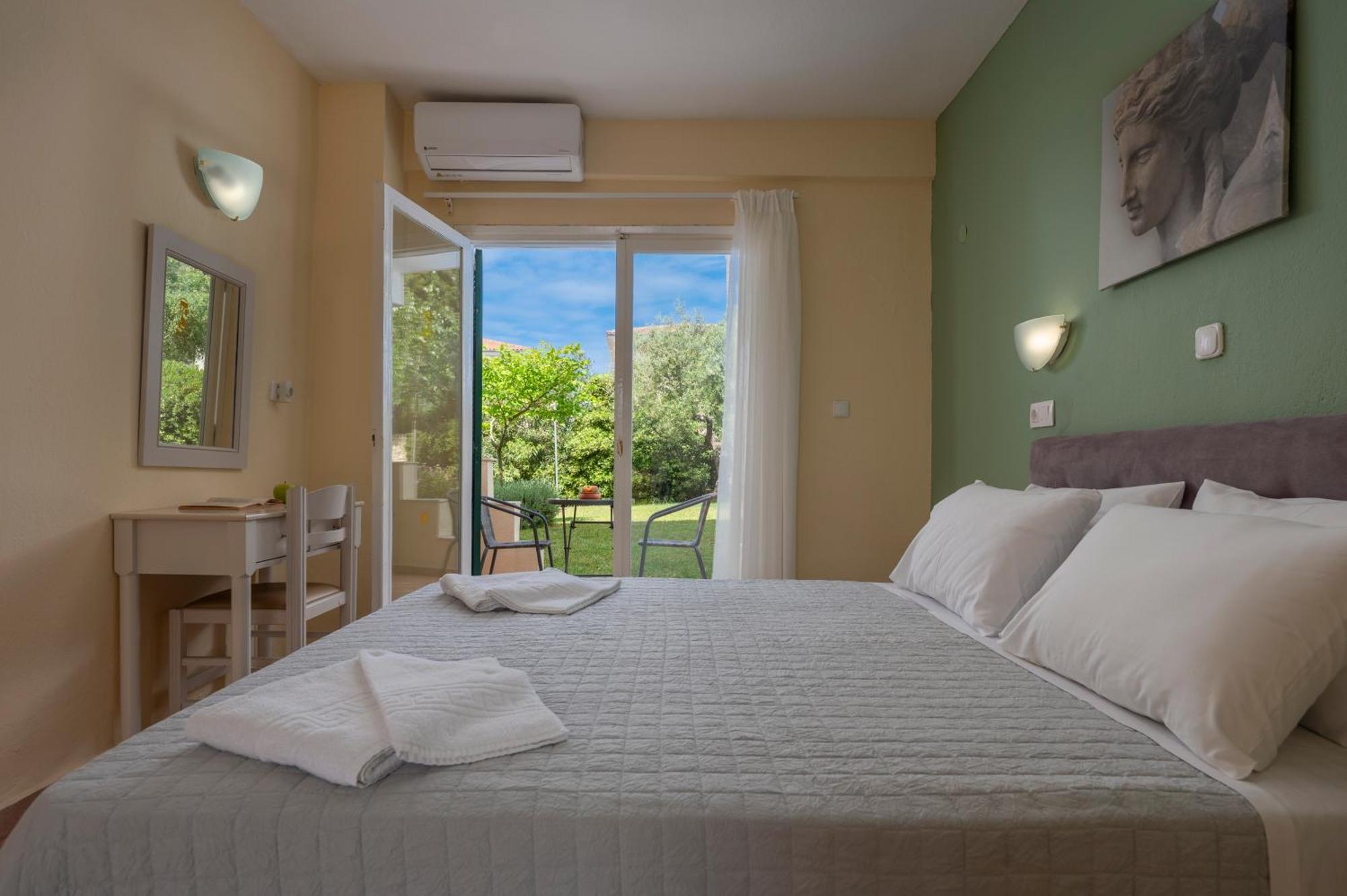 Julia Hotel Fúrka Kültér fotó