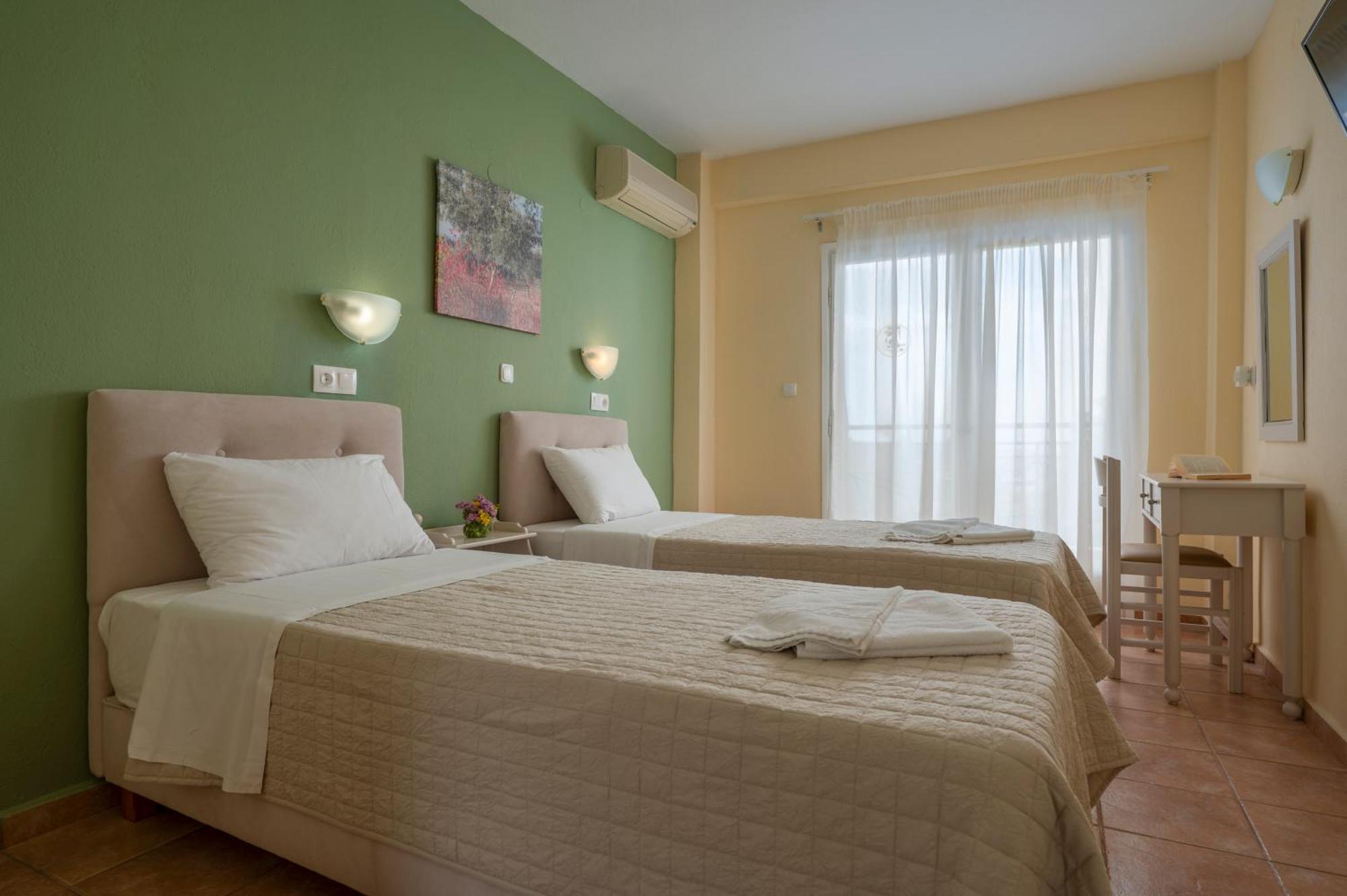 Julia Hotel Fúrka Kültér fotó