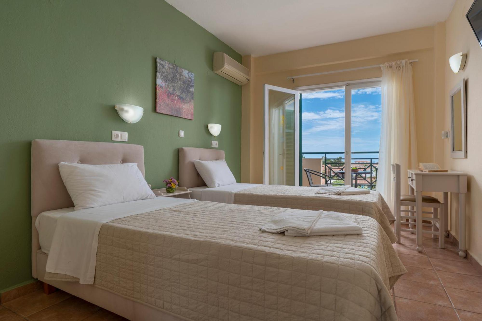 Julia Hotel Fúrka Kültér fotó